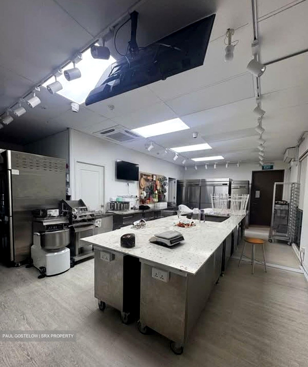 Serangoon Road (D8), Shop House #563268401